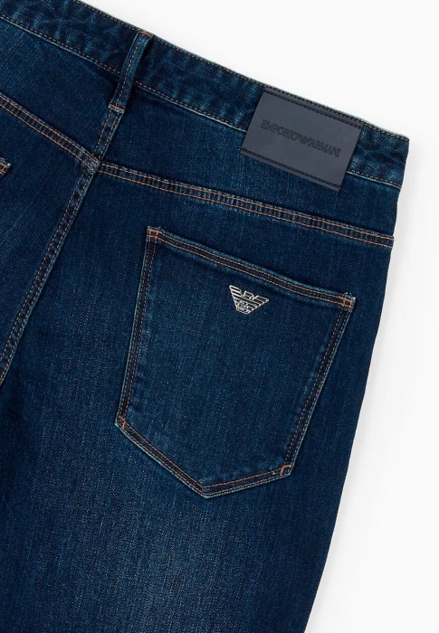 джинсы  от бренда emporio armani вид слева