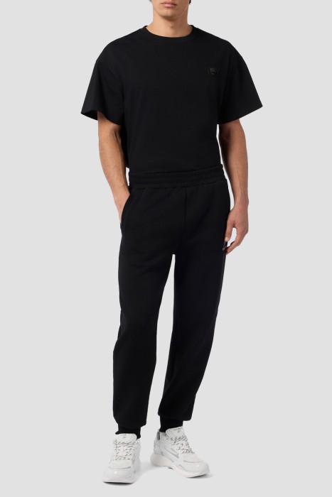 Товар черного цвета с внутренней стороны