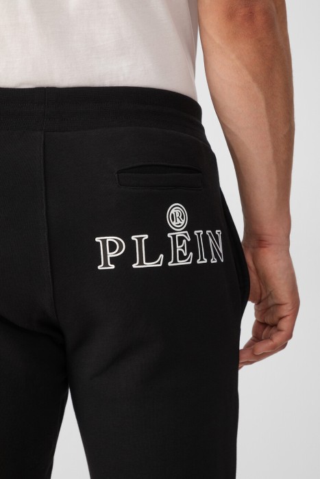 Товар черного цвета с внутренней стороны