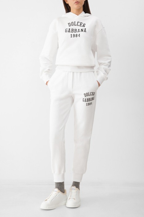 Товар белого цвета с внутренней стороны