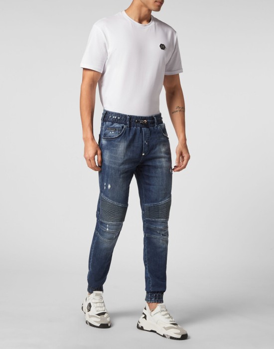 джоггеры  по цене 35274 руб вид справа