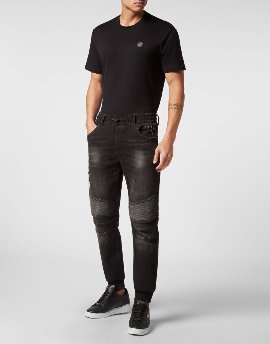 джоггеры  по цене 35274 руб вид справа