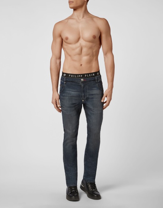 Товар синего цвета с внутренней стороны