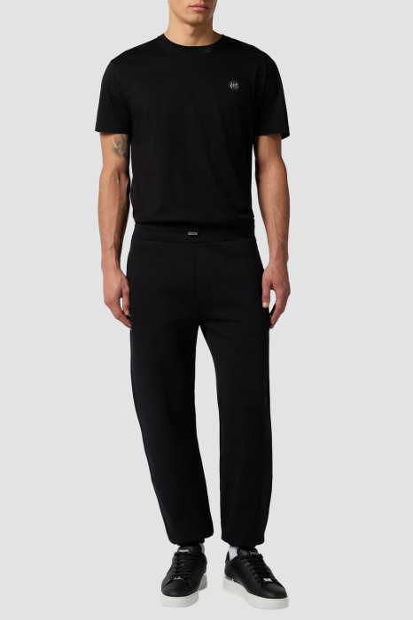 Товар черного цвета с внутренней стороны