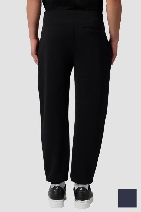 джоггеры  по цене 89000 руб вид справа