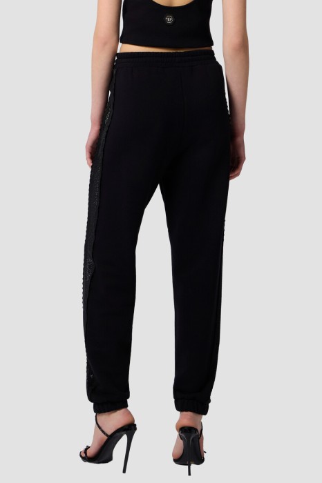 джоггеры  по цене 124000 руб вид справа