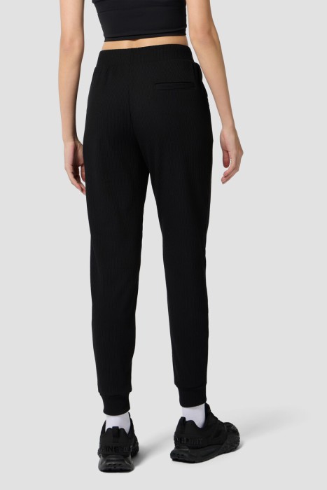 джоггеры  по цене 19500 руб вид справа