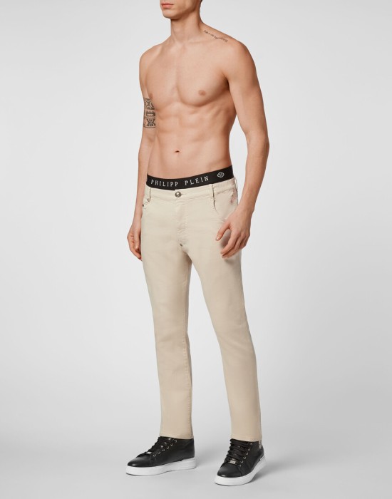 Товар бежевого цвета с внутренней стороны