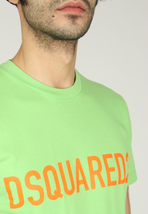 Товар зеленого цвета с внутренней стороны