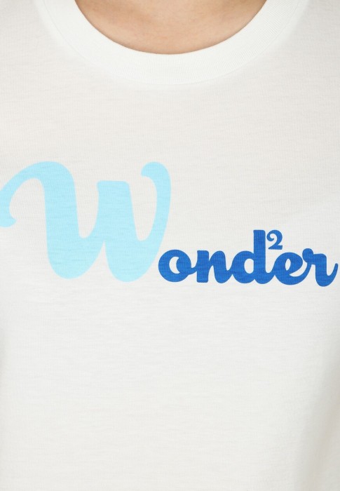 Товар белого цвета с внутренней стороны