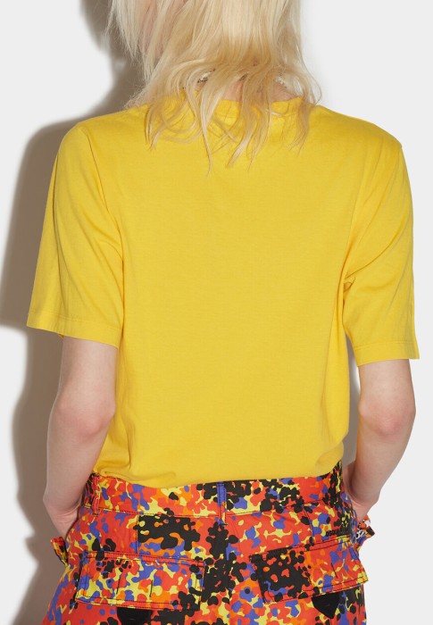 Товар желтого цвета с внутренней стороны