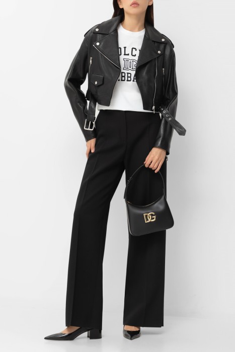 Товар белого цвета с внутренней стороны