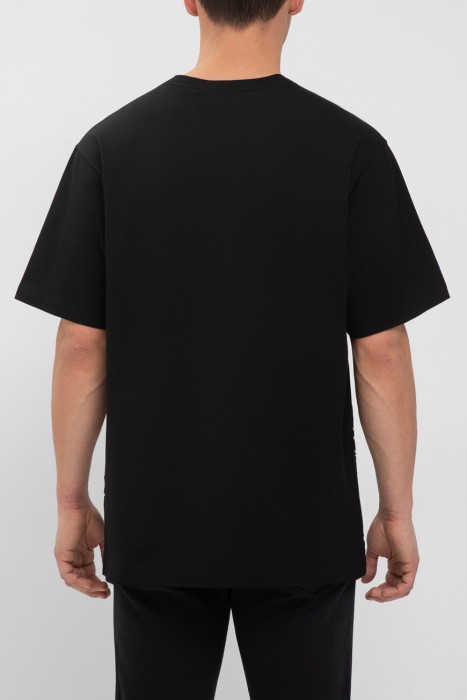 футболка dolce&gabbana модель из коллекции dna с принтом bandanna по цене 40600 руб вид справа