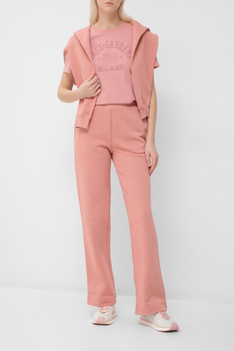 Товар розового цвета с внутренней стороны