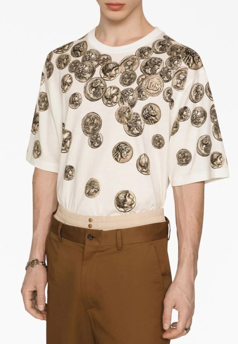 Товар белого цвета с внутренней стороны