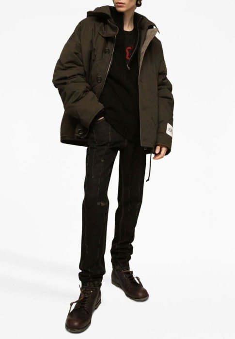 Товар черного цвета с внутренней стороны