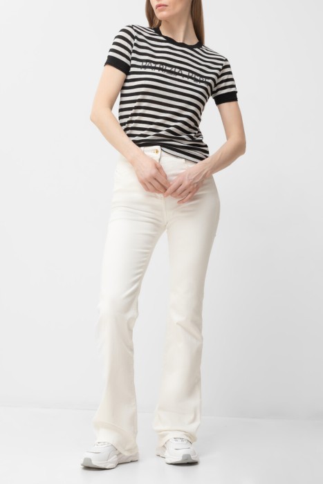 Товар разноцветного цвета с внутренней стороны