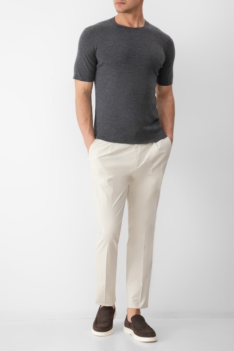 Товар серого цвета с внутренней стороны