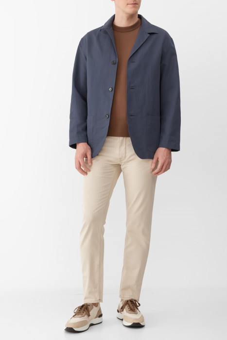 Товар коричневого цвета с внутренней стороны