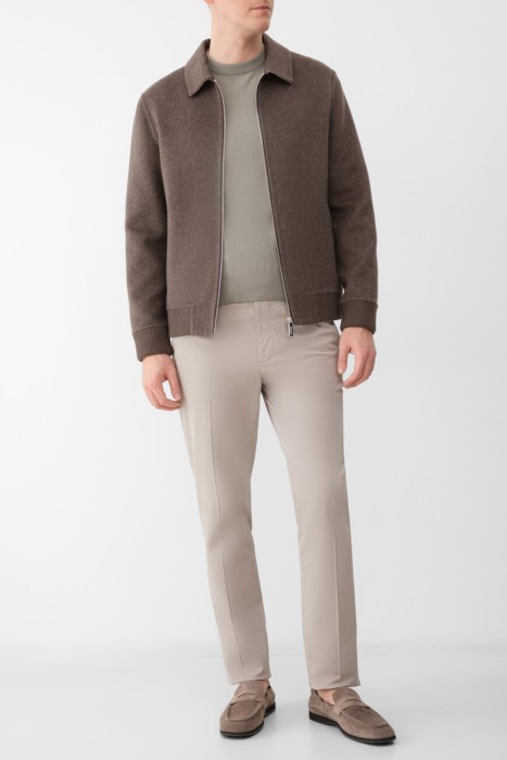 Товар серого цвета с внутренней стороны