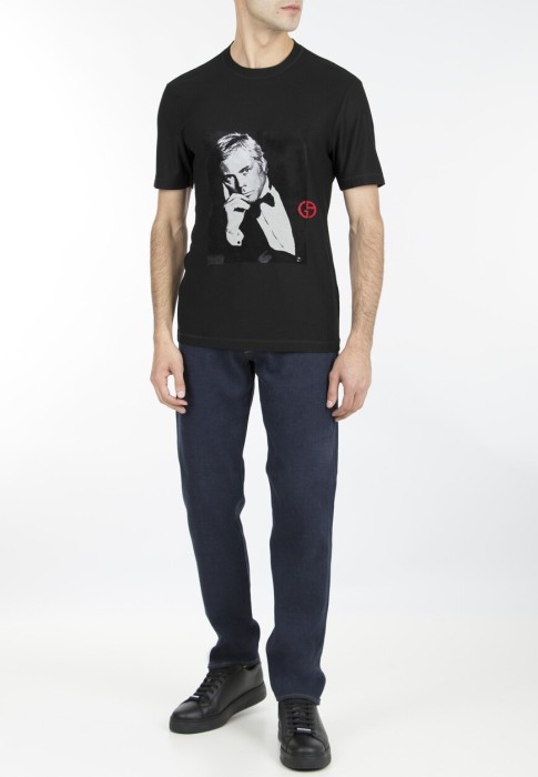 Товар черного цвета с внутренней стороны