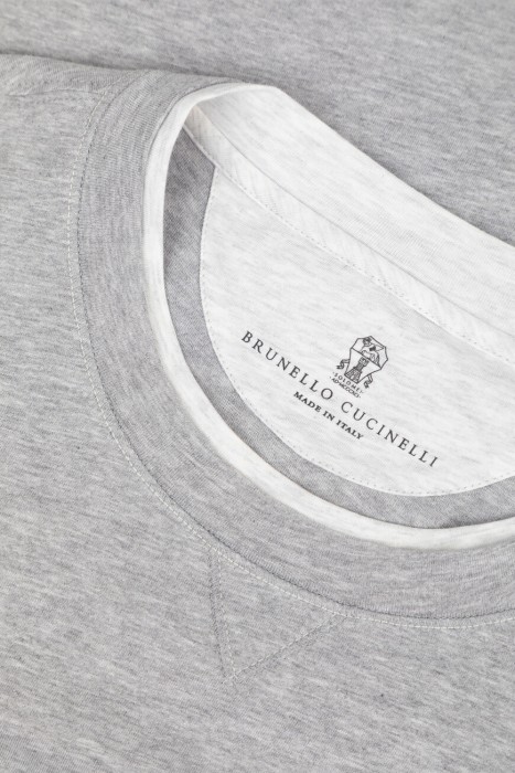 футболка  из капсульной коллекции одежды для путешествий из хлопка спереди