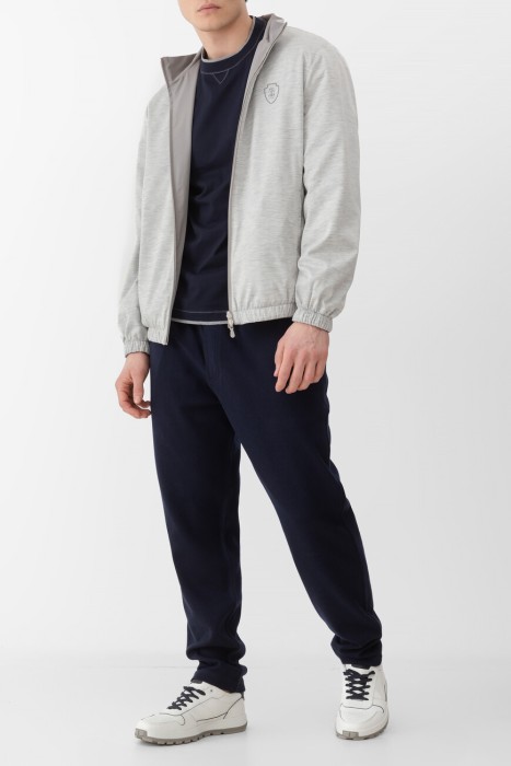 Товар синего цвета с внутренней стороны