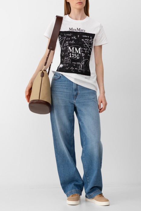 Товар белого цвета с внутренней стороны