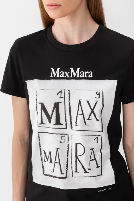 футболка maxmara модель из сезонной коллекции estate ’25 из италии вид сбоку