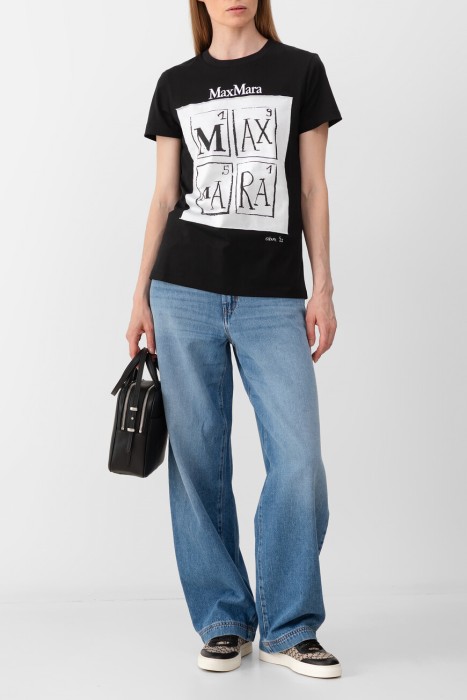 Товар черного цвета с внутренней стороны