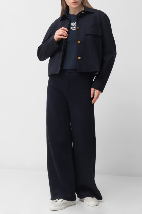 Товар синего цвета с внутренней стороны