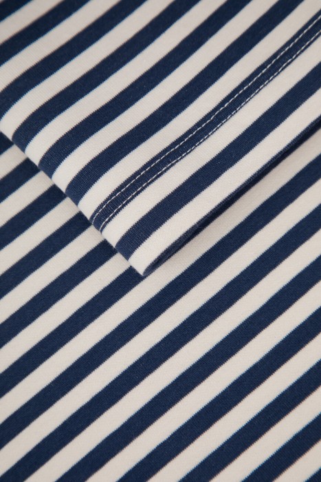 футболка maxmara повседневного стиля с лицевой стороны