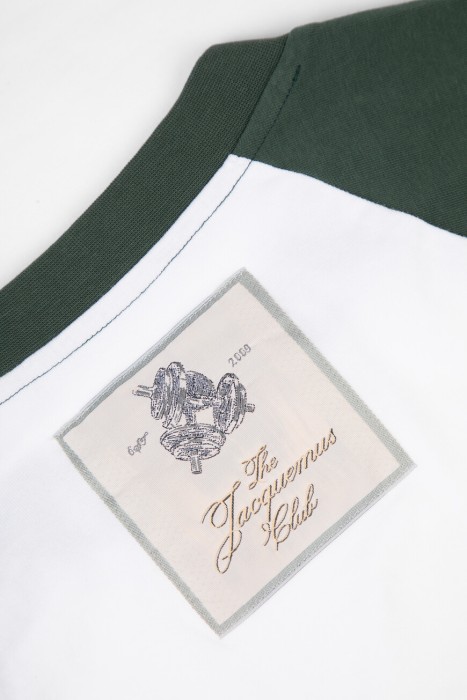 футболка  модель baseball для взрослого возраста с изнаночной стороны