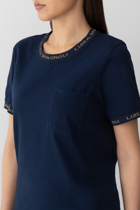 футболка  модель birreria из италии вид сбоку