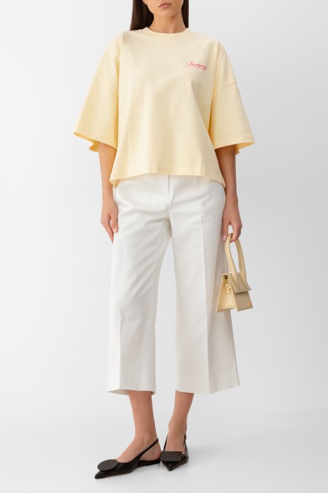 Товар кремового цвета с внутренней стороны