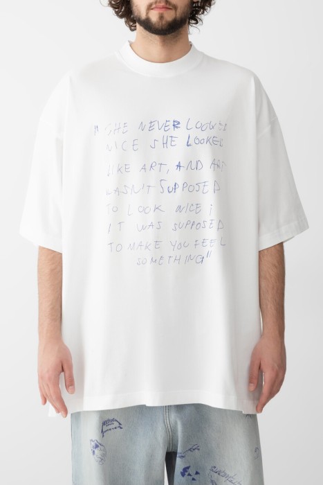 футболка  модель из эксклюзивной коллекции из хлопка спереди