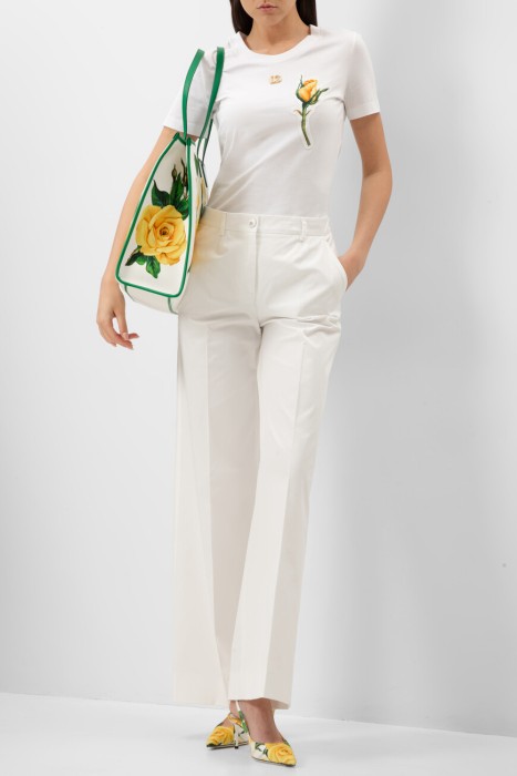 Товар белого цвета с внутренней стороны