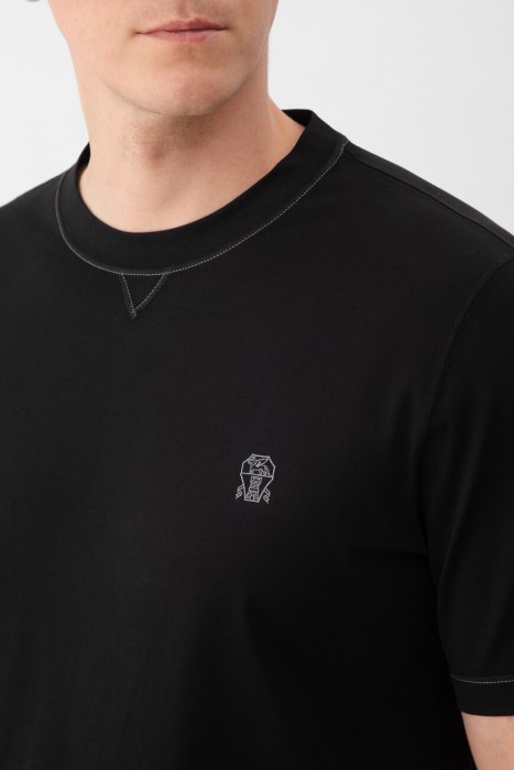 футболка  модель из коллекции travelwear из италии вид сбоку