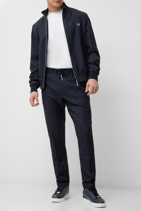 Товар белого цвета с внутренней стороны