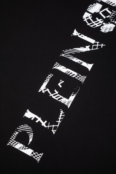 футболка  модель tiger line для взрослого возраста с изнаночной стороны