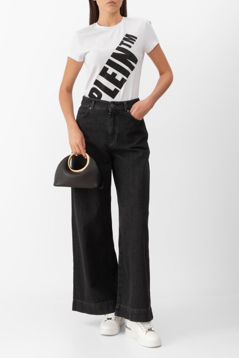 Товар белого цвета с внутренней стороны