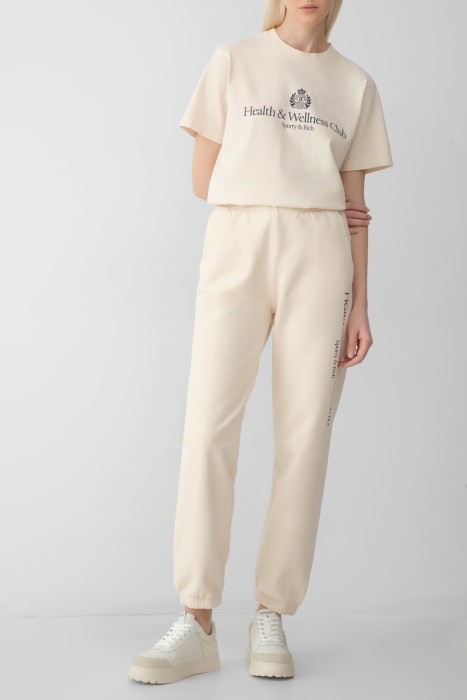 Товар бежевого цвета с внутренней стороны