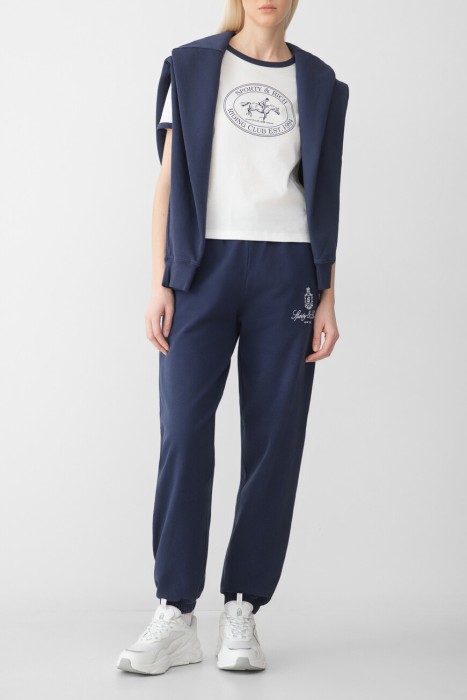 Товар белого цвета с внутренней стороны