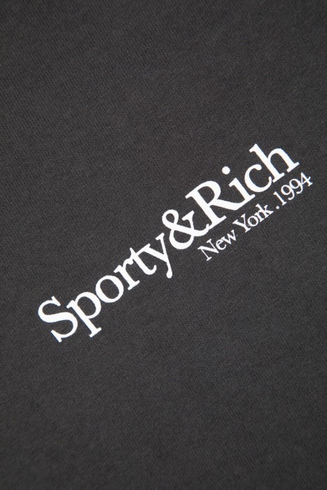 футболка sporty&rich спортивного стиля с лицевой стороны