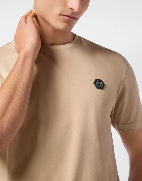 футболка  из проверенных материалов со скидкой