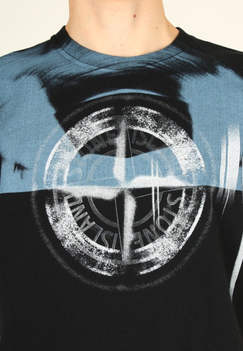 Товар черного цвета с внутренней стороны