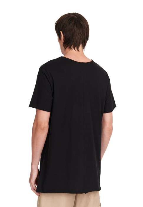 Товар черного цвета с внутренней стороны