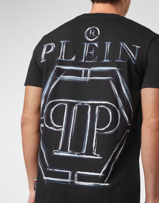 футболка  из америки вид сбоку