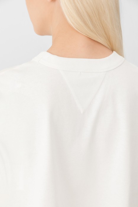 Товар белого цвета с внутренней стороны