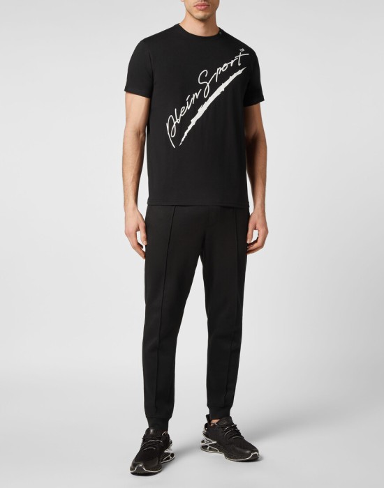 Товар черного цвета с внутренней стороны